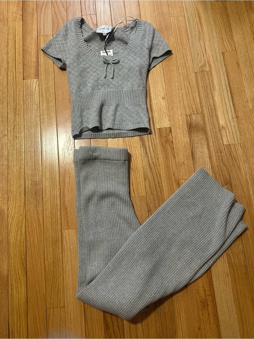 NWT Pink Rose Cozy Two-Piece Knit Set in Light Gray Small